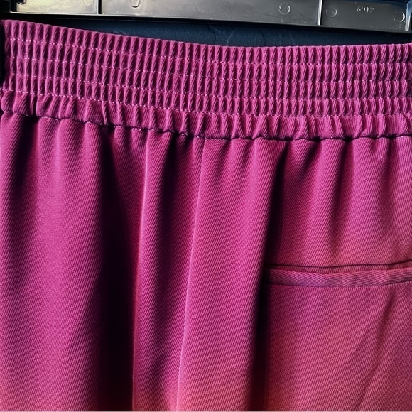 TOPSHOP Burgundy Dress Pants Slacks Pleated
Waist Tapered Leg Sz 6 - Picture 6 of 10